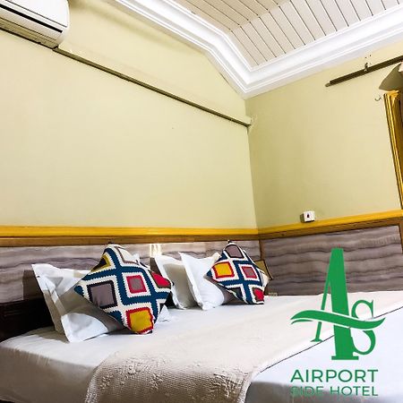 Airport Side Hotel Akkra Exterior foto